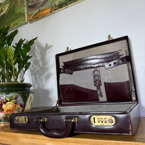 Vintage burgundy leather - burgundy,