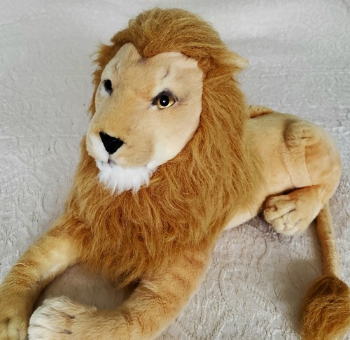 Lovely large lion - lovely,