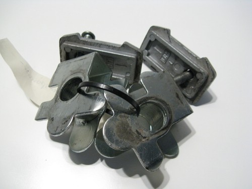 Chain tensioner - chain,