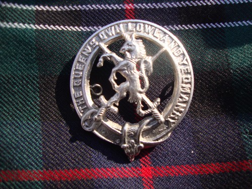 Piper badge white metal - in,