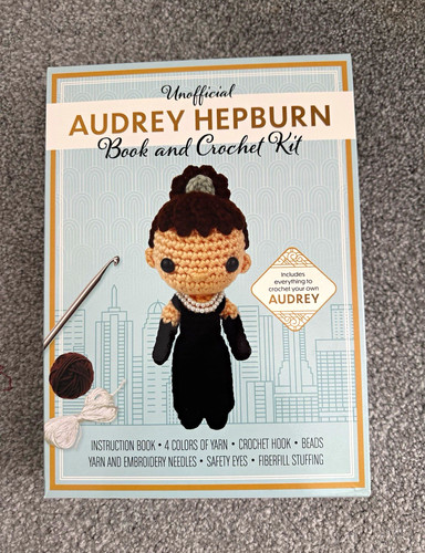 Chartwell books audrey hepburn - books,