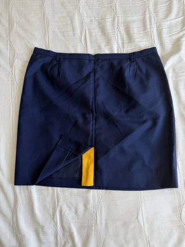 Ryan air cabin - crew, skirt