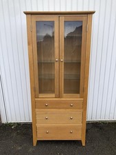 Schreiber Solid Oak Display Cabinet. Excellent Condition.  Delivery Available.