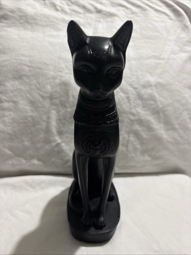 Large black egyptian cat - large,