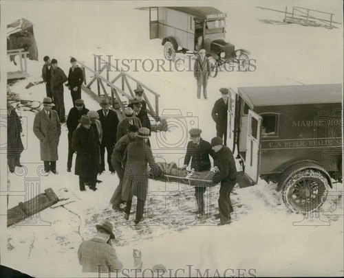 1928 press photo - photo, injured