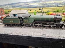 BACHMANN 'OO' GAUGE 31-550 BR GREEN 2-6-2 V2 60800 'GREEN ARROW' LOCOMOTIVE DC