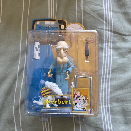 Mezco family guy - family, herbert