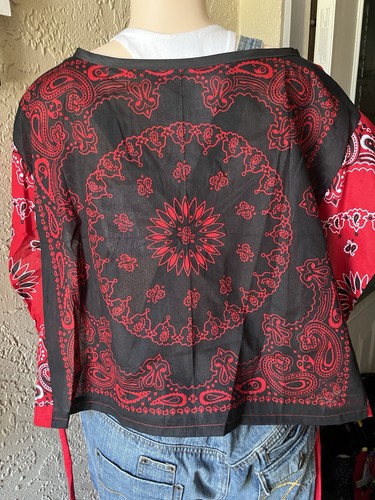 Women red black paisley - women’s,