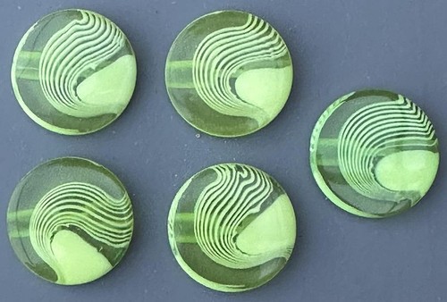 Bright green swirly pattern - green,