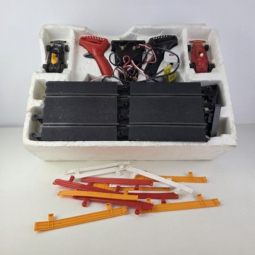 Vintage scalextric set - set, cars
