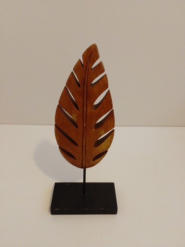 Vintage wooden leaf sculpture - vintage,
