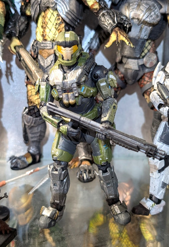 Mcfarlane halo reach - halo, generator