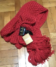 NWT Barbour Red Bowers Scarf