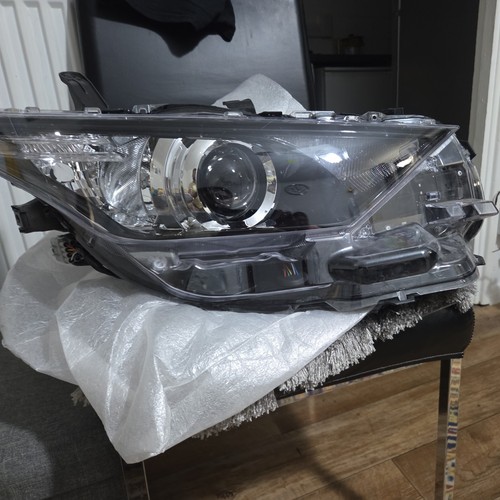 Headlight fits toyota - fits,