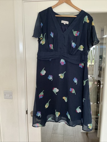 Pepperberry women size sc - 18,