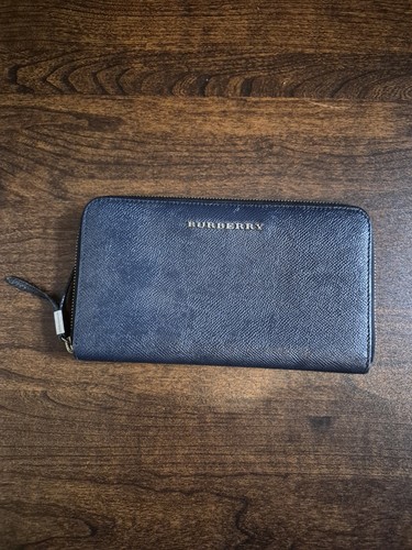 Burberry navy grained leather - grained,