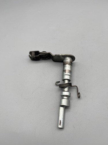 Yamaha 125 clutch release - clutch,