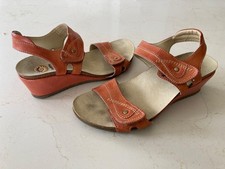 EARTH SPIRIT TAN LEATHER WOMENS SHOES/SANDALS; SIZE 6/39