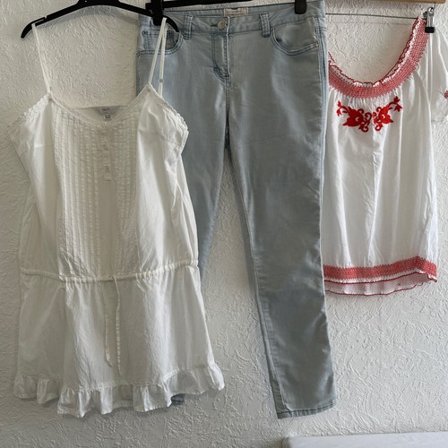 Clothes bundle size red - bundle,