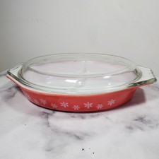 Vintage PYREX Coral Red Gaiety Snowflake 32 cm x 22 cm Divided Casserole and Lid