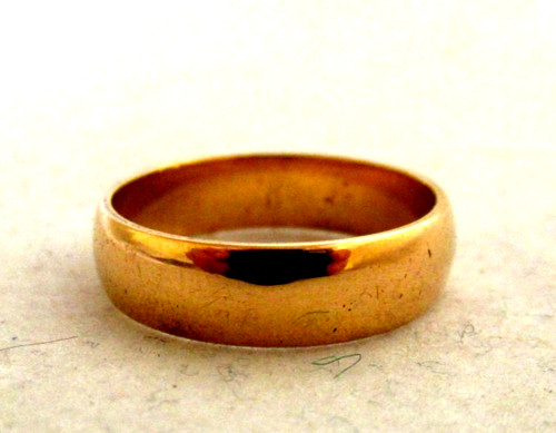 22ct yellow gold wide - 22ct.,