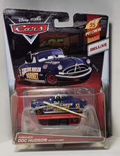 DISNEY PIXAR CARS - DOC HUDSON WITH CREW CHIEF STAND - DELUXE - PIT CREW  - NEW