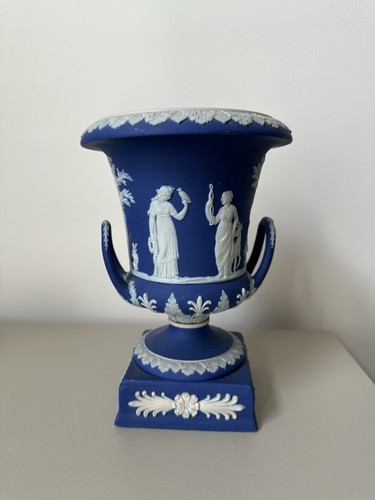Wedgwood jasperware dark blue - dark,