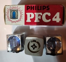 Philips PFC4 Photolux Flash Bulbs And Holder  8 Flashes. Bulbs
