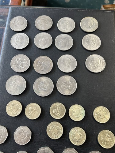 Crowns coins 10 - ,8£2,