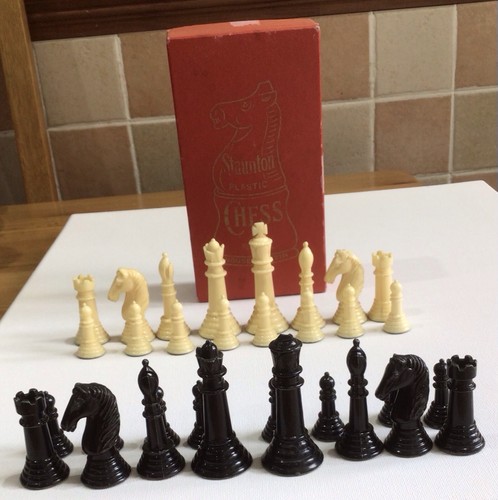 Vintage boxed staunton chess - vintage,