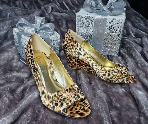 Lunar elegance leopard print - elegance,