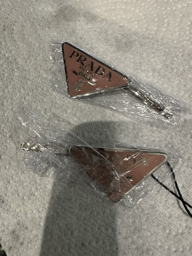 Prada milano triangle logo - triangle,