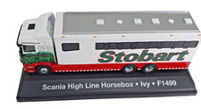 Atlas Editions 4649108 Scania High Line Horsebox Stobart Polo Team Ivy F1499.