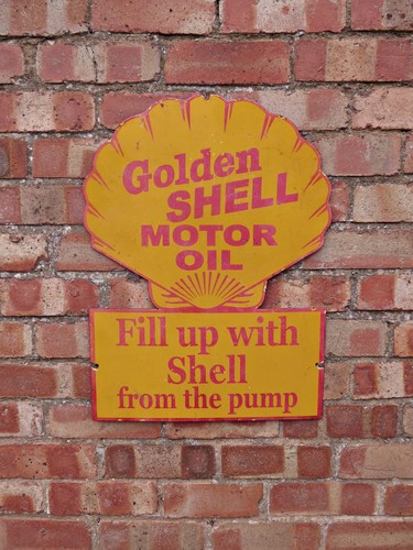 Golden shell motor oil - golden, heavy