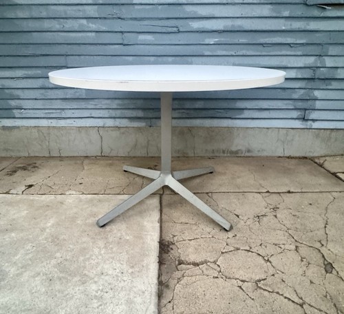 Mid century knoll round - mid,