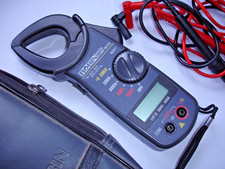 ROBIN Digital Clamp Meter K2017 CAT III 600A - 600A with Leads & Case