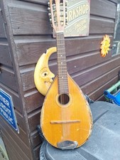 VINTAGE MANDOLIN FOR SPARES OR REPAIRS