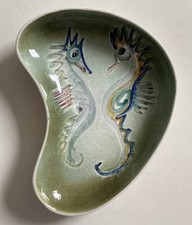 Vintage Jo Lester Iow Isle Of Wight Pottery Scraffito 22cm Dish Sea Horse Motif