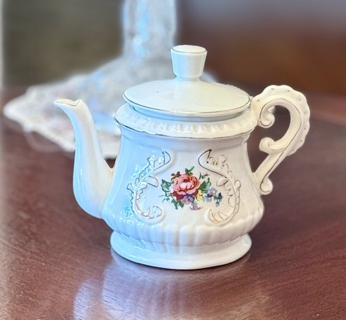 Vintage capodimonte floral - capodimonte,