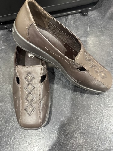 New ladies hotter - hotter, brown