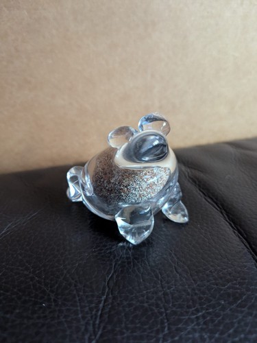 Glass sand frog - sand,