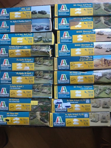 Italeri model kits - -,