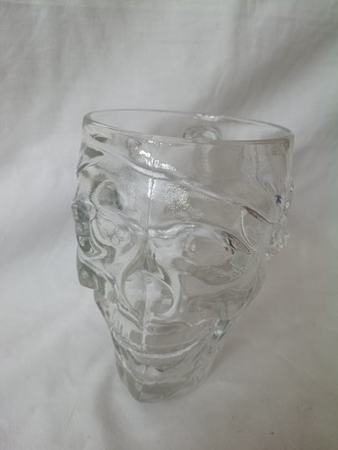 Treasure island skull - skull, glass