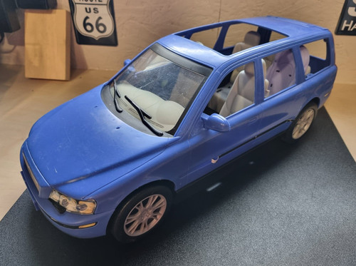 Barbie happy family - barbie, volvo