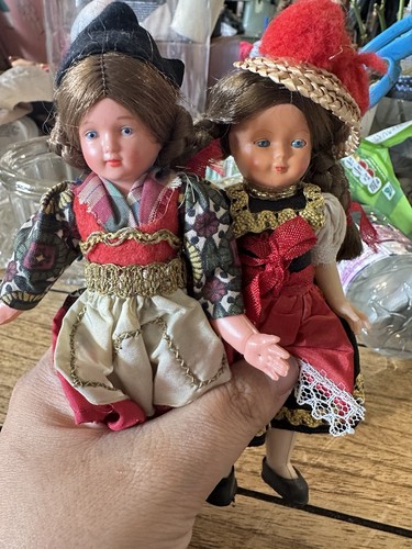 Small vinatge dolls - vinatge,