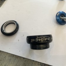 Hope 1 1/8th Headset Black, Some Wear, Reasonable Bearings, Threadless, external