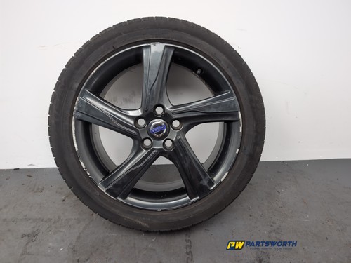 Volvo v40 design 525 526 - v40, r-design