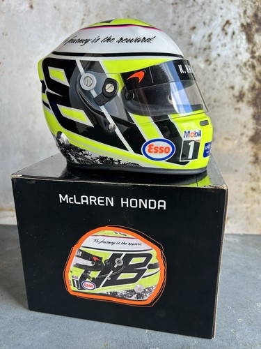 Jenson button scale helmet - button, 1/2