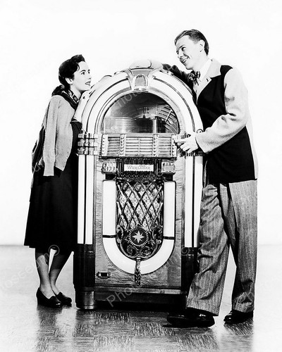 Wurlitzer 1015 jukebox - jukebox, with