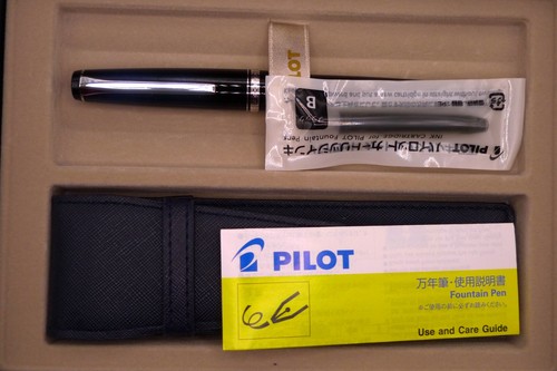 Pilot falcon - (823),